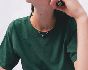 darkgreen gold necklace